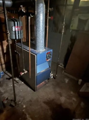 260 Grove St, New Britain CT 06053-3762 exterior