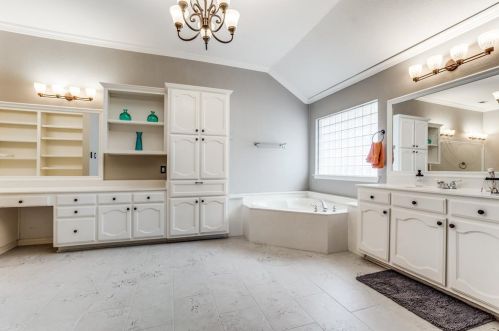 3836 Granbury Dr, Dallas TX 75287-4931 exterior