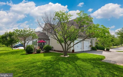 1404 Banner Dr, Lancaster PA 17601-4580 exterior