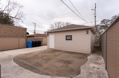 12234 State St, Chicago IL 60827-2016 exterior