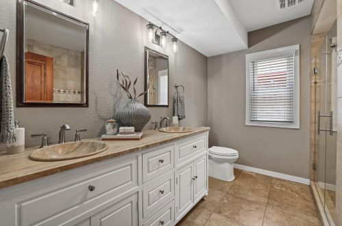 2603 Lefeber Ave, Milwaukee WI 53213-1223 exterior