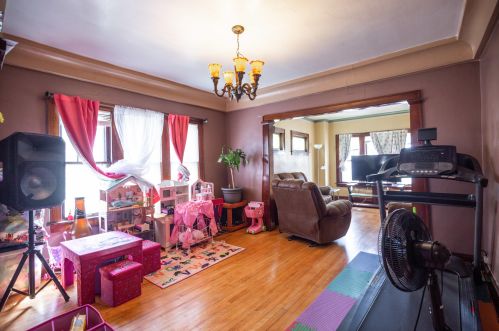 1570 Oklahoma Ave, Milwaukee WI 53207-2939 exterior