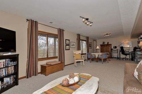 2041 Alta Vis Dr, Waukegan IL 60087-4058 exterior