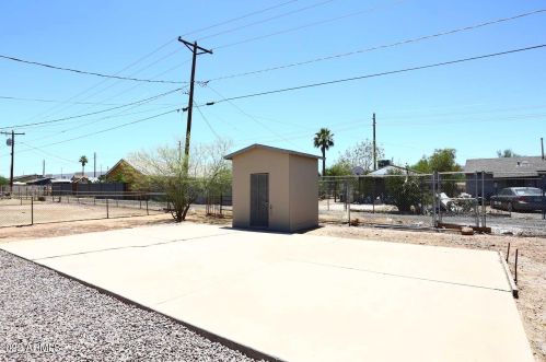 2727 Atlanta Ave, Phoenix AZ 85040-2710 exterior