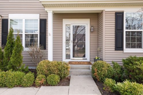 3111 Bluegrass Rd, Chaska, MN 55318-3229