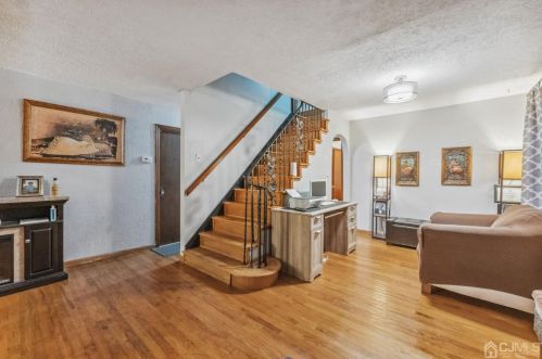 49 Park Ave, Iselin, NJ 08830-2241