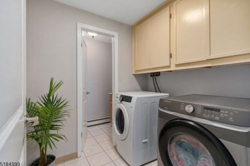 14 Stonehedge Ter, Sparta NJ 07871-1309 exterior