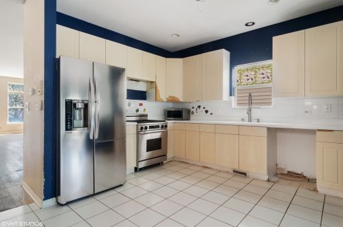 324 Goethe St, Chicago IL  60610-1803 exterior