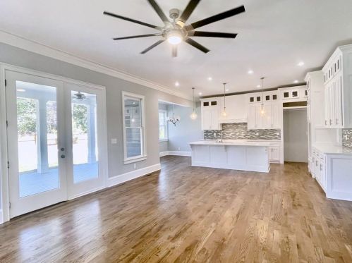 4101 Brookview Dr, Atlanta GA 30339-4605 exterior