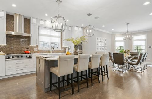 3753 Tripp Ave, Chicago IL 60803-1832 exterior