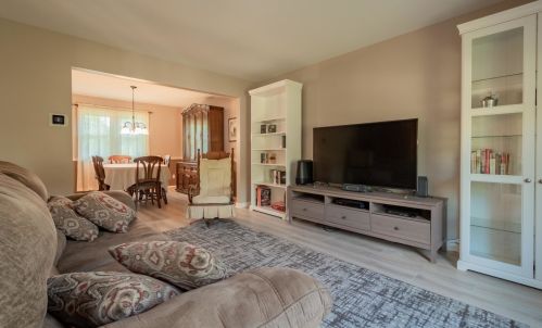 1049 Cedar Crst Dr, Bull Valley IL 60014-6931 exterior