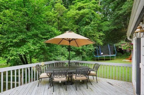 54 Cobbs Ml Rd, Wilton CT exterior