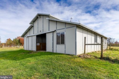 262 Lk Rd, Pilesgrove NJ 08098-3008 exterior