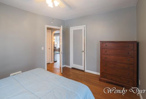 1042 Northlawn St, Grand Rapids MI 49505-3717 exterior