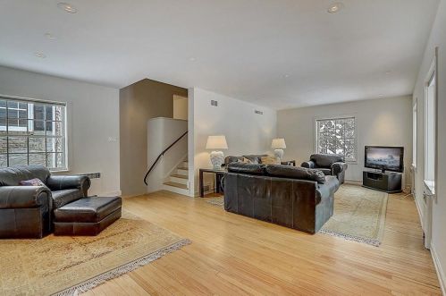 8415 Pelican Ln, Milwaukee WI 53217-2060 exterior