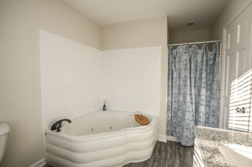 16 Livermore St, Wilton NH 03086-5502 exterior