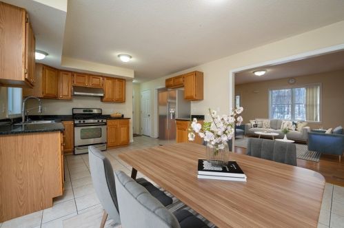 29 Pocantico Ave, Springfield MA 01109-1463 exterior