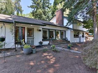 2825 Boundary St, Portland OR  97221-3819 exterior