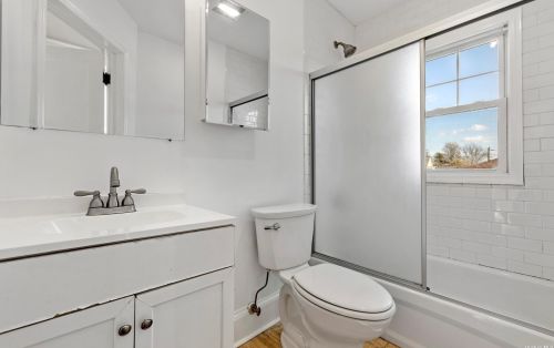 19 High St, Valley Stream NY 11581-1417 exterior