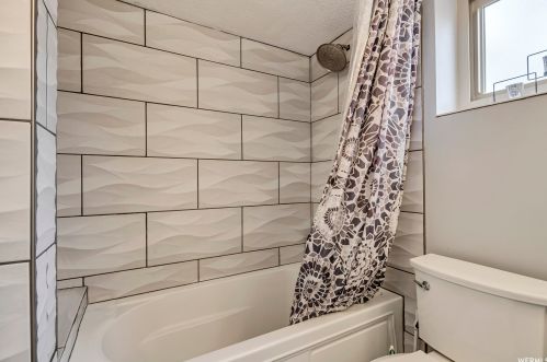 1394 8175, Sandy UT 84093-6617 exterior