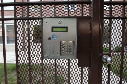 3552 Giles Ave, Chicago IL  60653-1161 exterior