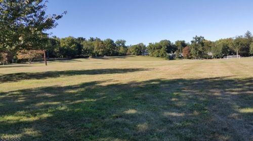 684 Irvington Ave, Maplewood NJ 07040-1623 exterior