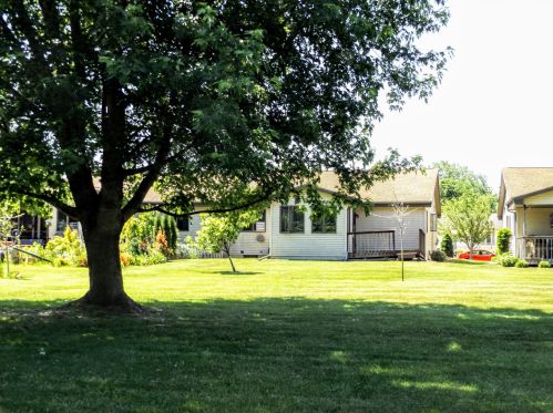 2452 Paul Rd, Manitowoc WI 54220-1120 exterior