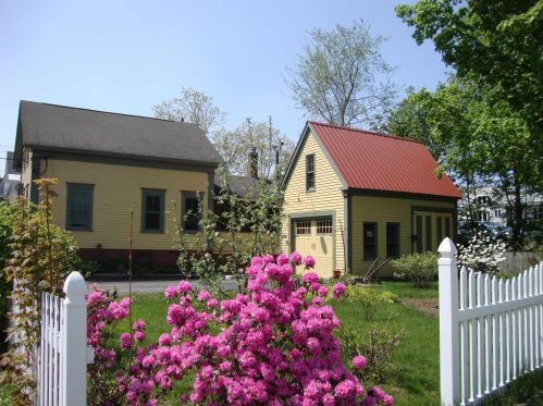 6 Lincoln St, Concord, NH 03301-2403