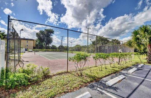 450 20th St, Boca Raton FL 33431-8160 exterior