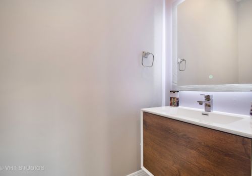 3363 Wallace St, Chicago IL 60616-3716 exterior