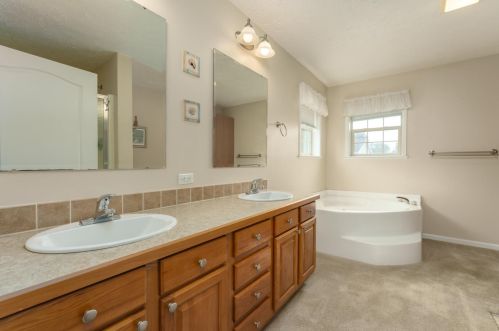 5881 Coddington Ln, Kalamazoo MI 49009-1791 exterior