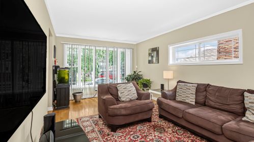 3754 68th St, Chicago, IL 60629-4136