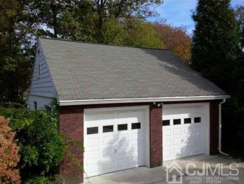 80 Philo Blvd, Edison NJ  08837-3013 exterior