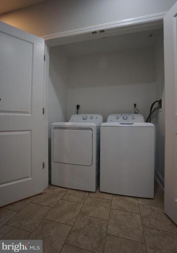 900 51st St, Philadelphia PA  19131-5103 exterior