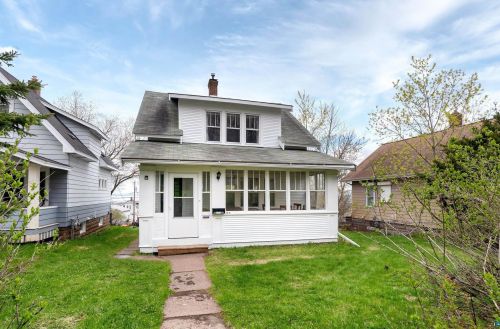 2318 12 St, Duluth MN 55806-1261 exterior