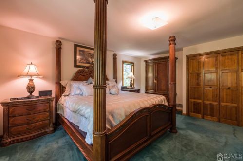 2350 Plainfield Ave, Piscataway NJ 08854-4045 exterior