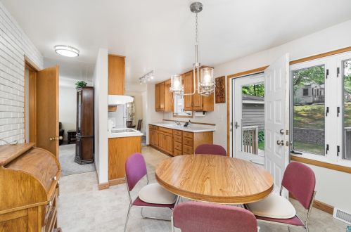 1815 Kenwood Dr, Duluth MN 55811-1652 exterior