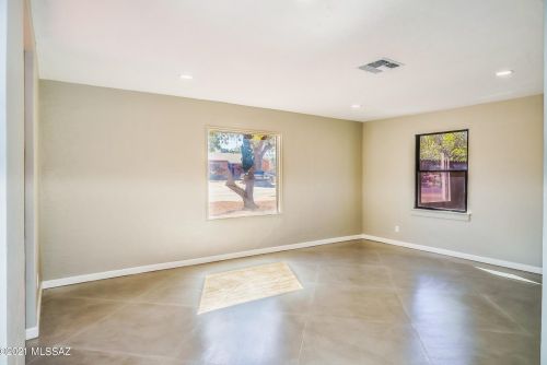 4137 1 St, Tucson AZ 85711-1510 exterior