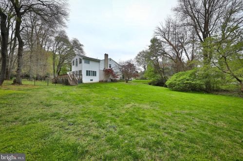 2076 Packard Ave, Huntingdon Valley PA 19006-6418 exterior