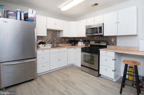 1144 4 St, Philadelphia PA 19133-3208 exterior