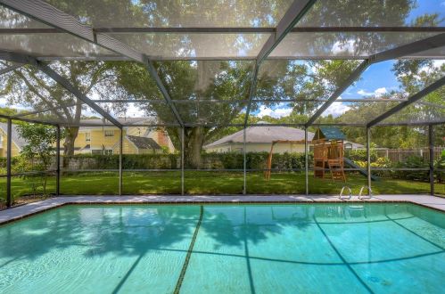 4219 Cartnal Ave, Tampa FL  33618-8600 exterior