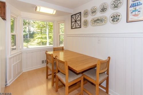 1490 Fox Trl, Mountainside NJ 07092-1301 exterior