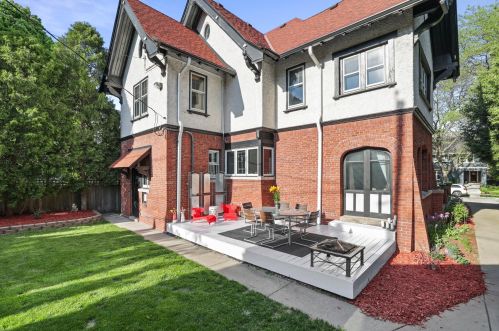 3019 Smt Ave, Milwaukee WI 53211-3463 exterior