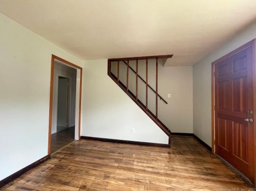 229 Alexander Rd, New Britain CT 06053-1047 exterior