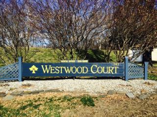 1583 Riverdale St, West Springfield MA  01089-4653 exterior