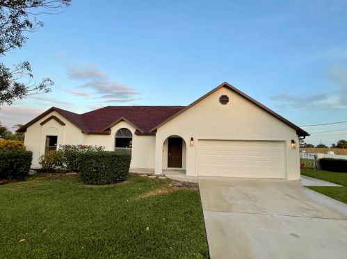 2858 East Blackwell Dr, Fort Pierce, FL 34952-7010