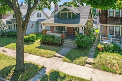 2229 57, Milwaukee WI 53219-2206 exterior