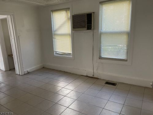 257 Liberty St, Paterson NJ 07522-1401 exterior