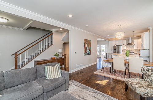 3707 Drake Ave, Chicago, IL 60618-4208