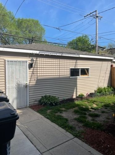 809 Kedzie Ave, Chicago IL 60612-3928 exterior